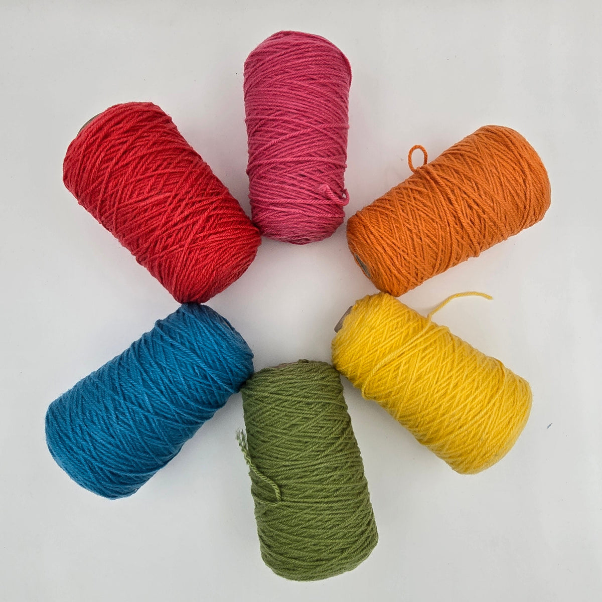 EFFY 100% Acrylic Rug Yarn Bundles